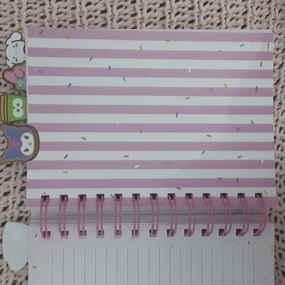 Hello Kitty & Friends Notebook & Sticker Set - Picture 4 of 11